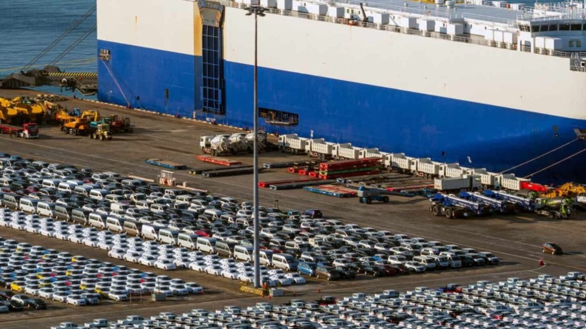 El parque vehicular crece de manera incesante en República Dominicana.