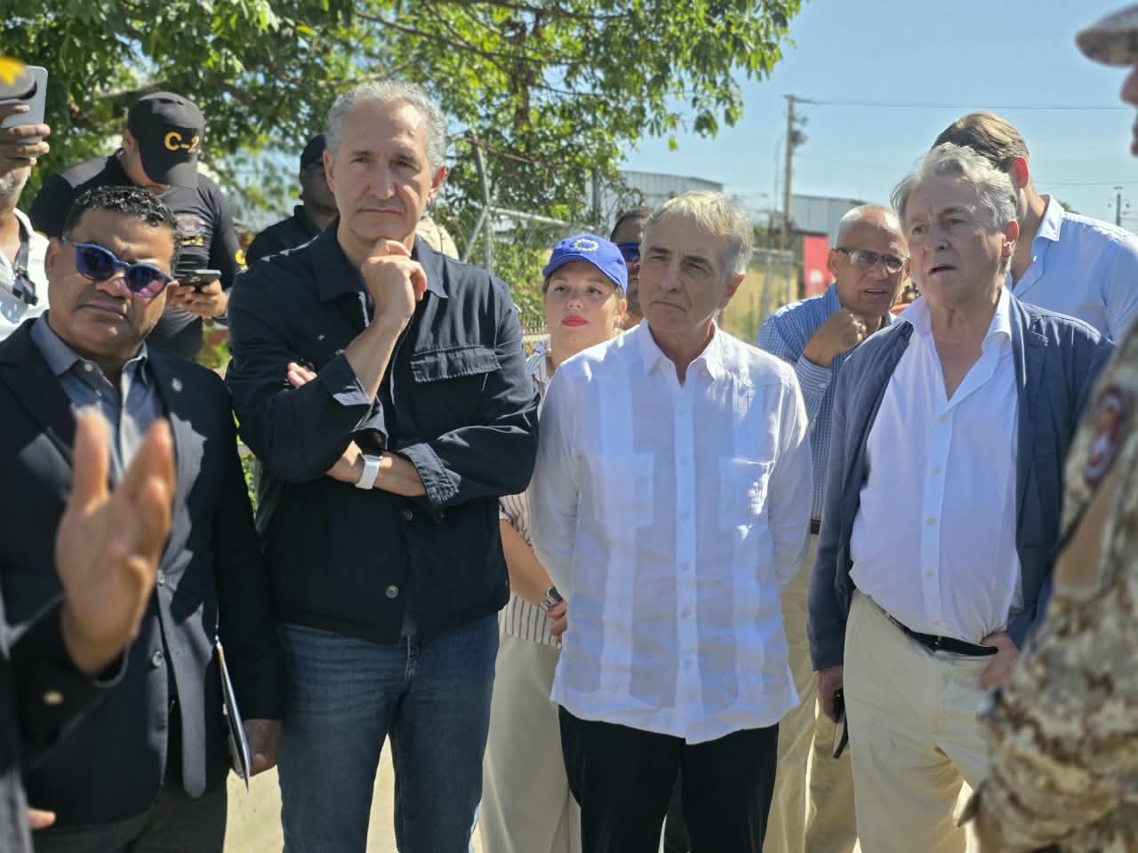 Delegación del Parlamento Europeo recorre frontera de Dajabón y conoce controles de seguridad y comercio