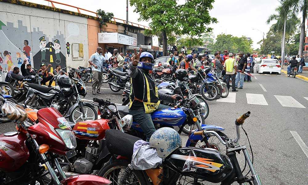 Motoristas en República Dominicana: Un crecimiento desbordado - RDE Digital
